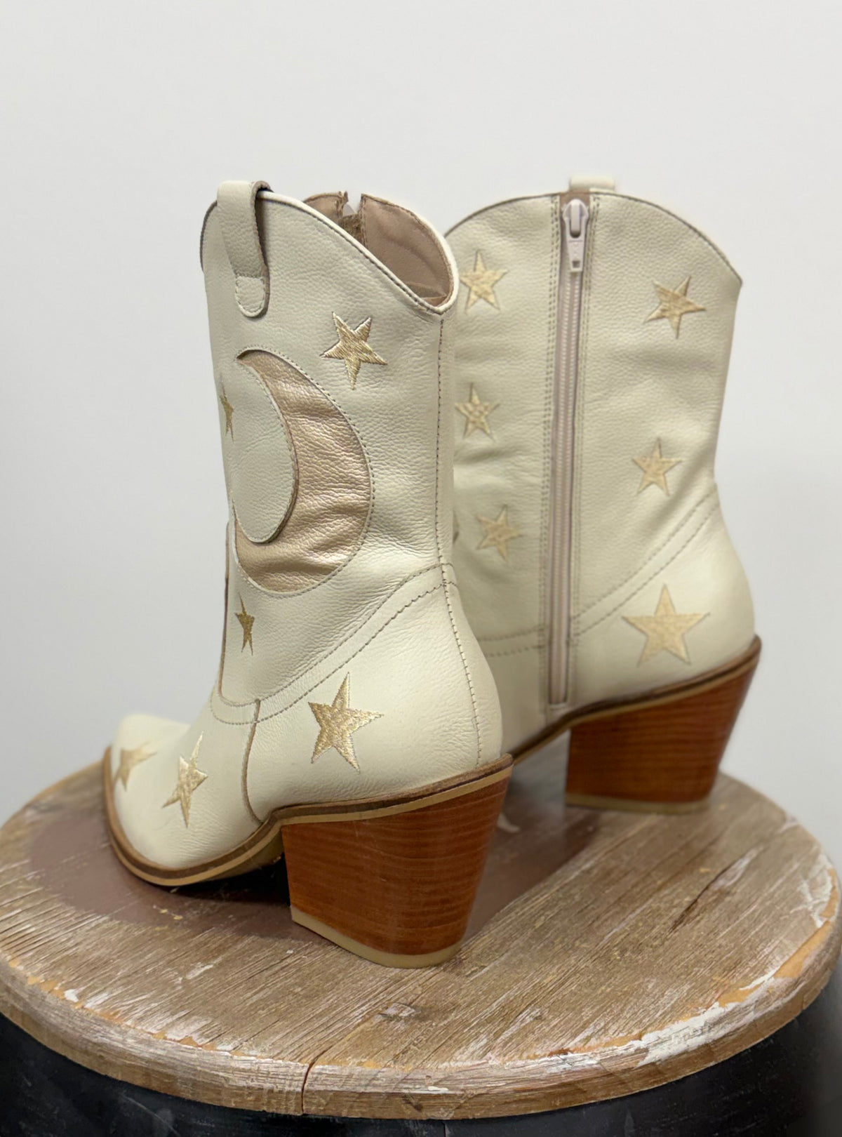 Handcrafted Moonlight Leather Cowboy Boots